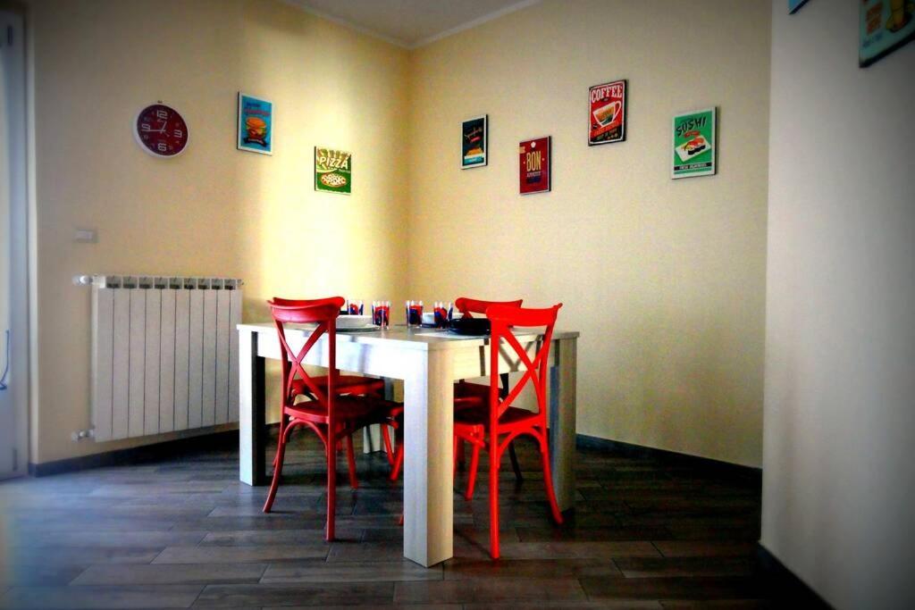 Casa Cantoniera-Guest House : Costruite Il Viaggio Помпей Екстериор снимка